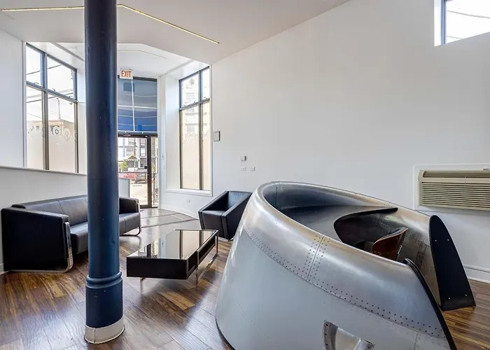 105 By 747 Lofts Hotel *