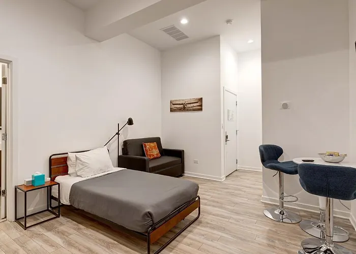 Hotel 105 By 747 Lofts