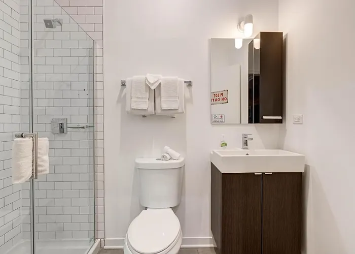 Hotel 105 By 747 Lofts Chicago